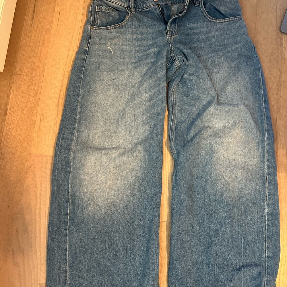 Forever 21 Relaxed Fit Blue Jeans
